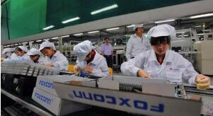 富士康考虑将中国工程师派往美国新厂缓解用工压力