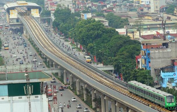 中企承建越南首条城市轻轨投入运行
